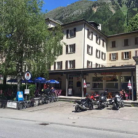 Des Alpes - Restaurant & Pizzeria